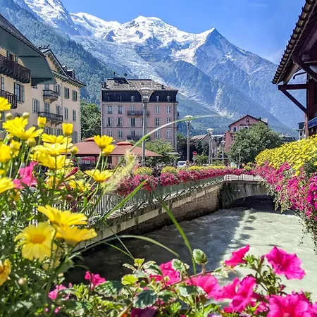 Experience Mont Blanc With Your Family Chalé